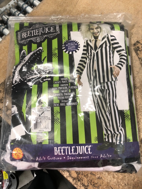 Photo 2 of Adult Beetlejuice Costume XL
