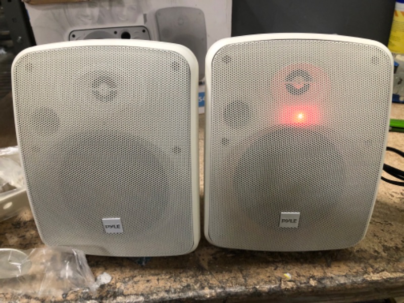 Photo 2 of please read clerk comments**Pyle Outdoor Waterproof Wireless Bluetooth Speaker - 5.25 Inch Pair 2-Way Weatherproof Wall/Ceiling Mounted Dual Speakers w/Heavy Duty Grill, Universal Mount, Patio, Indoor Use PDWR54BTW (White) White 5.25 in 600 Watt