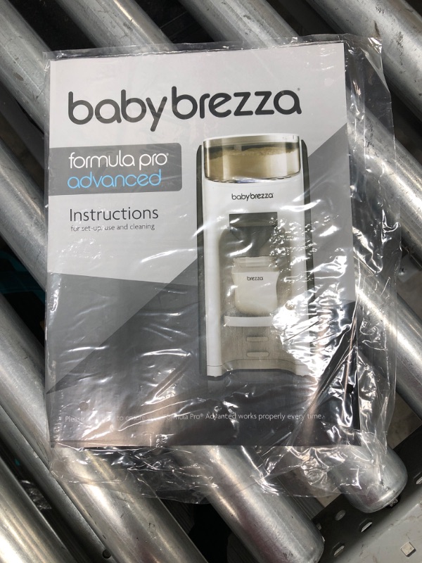 Photo 2 of Baby Brezza New and Improved Formula Pro Advanced Dispenser Machine