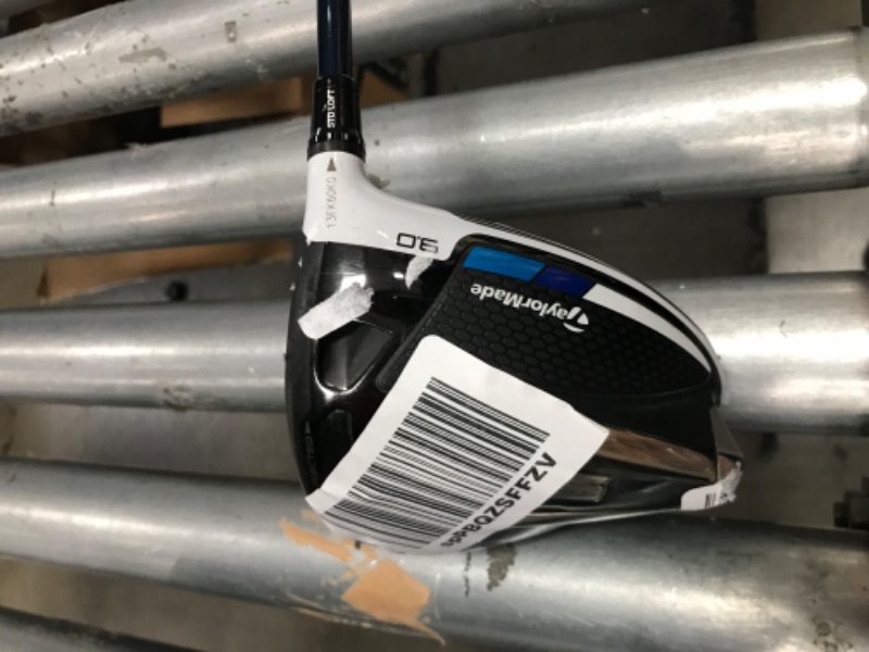 Photo 4 of TaylorMade SIM MAX Driver, Fujikura Ventus Blue 6 Shaft RIGHT 
