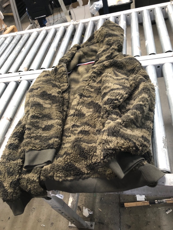 Photo 2 of Tommy Hilfiger Printed Faux-Sherpa Jacket XXL
