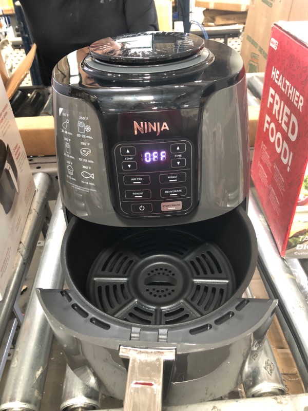 Photo 3 of 4 Qt. Electric Black Air Fryer with Recipe Book (AF101)