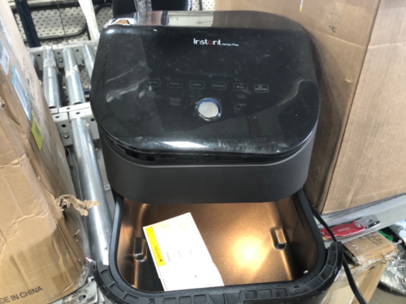 Photo 3 of damaged-Instant Vortex Plus 6-Quart Air Fryer Oven, From the Makers of Instant Pot with ClearCook Cooking Window, Digital Touchscreen, App with over 100 Recipes, Single Basket, Black
