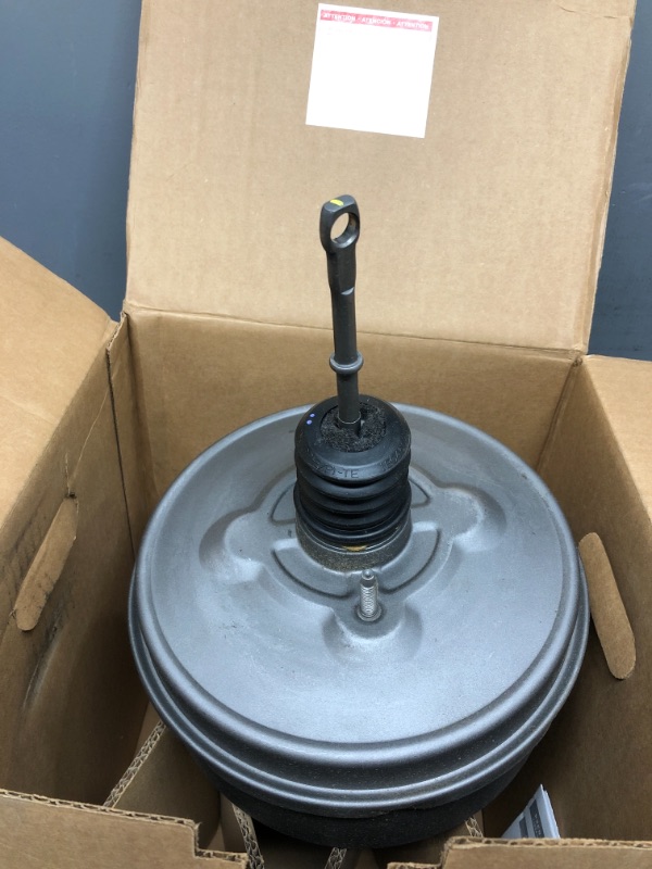 Photo 1 of Remanufactured Vacuum Power Brake Booster W/o Master Cylinder, Cardone Reman 54-71600
