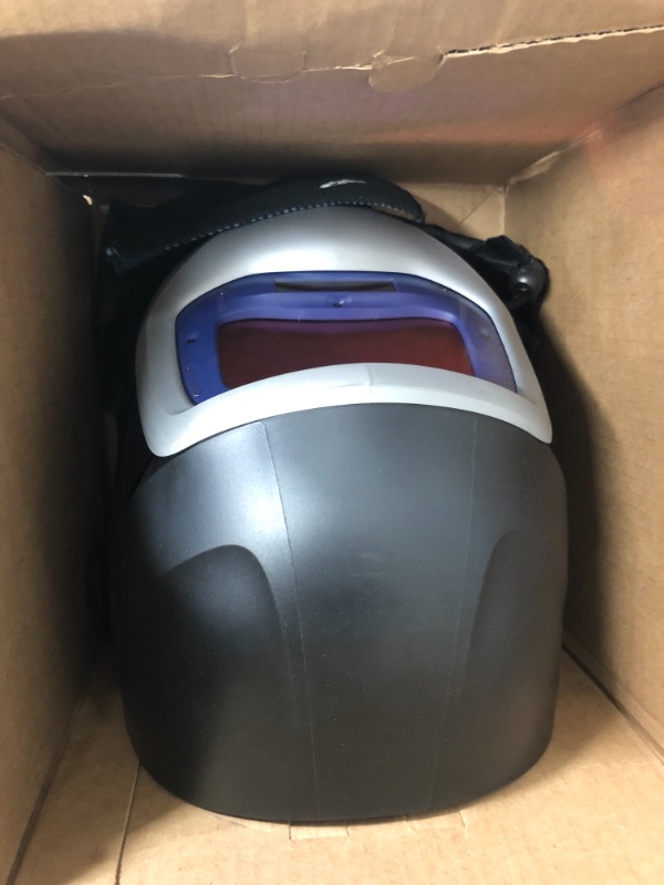 Photo 2 of 3M Speedglas Welding Helmet 9100, 06-0100-30iSW, with Auto-Darkening Filter 9100XXi 3 Arc Sensors for MMAW TIG MIG Tack Plasma Arc Welding and Grinding Mask, 1 Each
