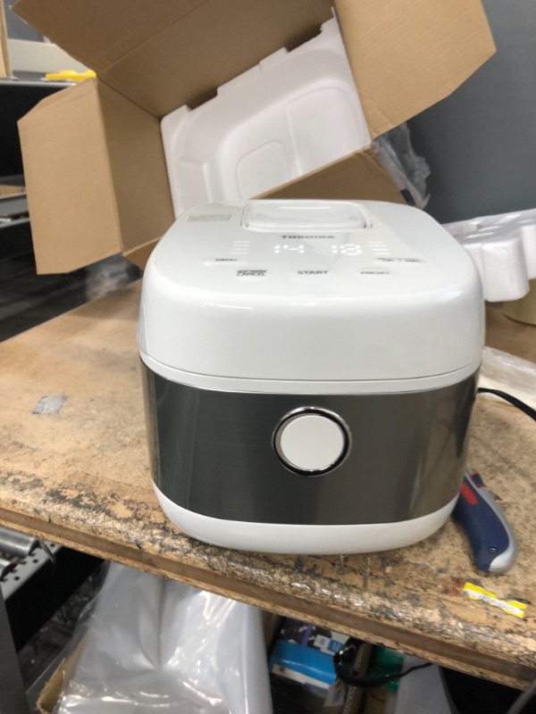 Photo 2 of (1 Count) Toshiba Low Carb Digital Programmable Multi-functional Rice Cooker Slow Cooker Steamer & Warmer 5.5 Cups Uncooked with Fuzzy Logic and On
