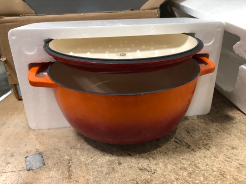 Photo 2 of Amazon Basics Enameled Cast Iron Covered Dutch Oven