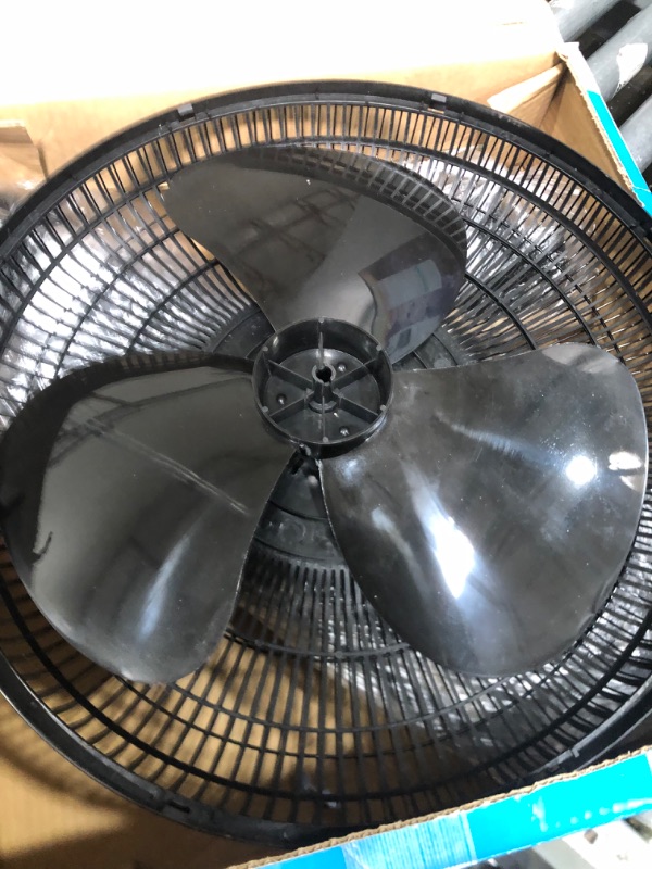 Photo 2 of 16 in. Black Oscillating Pedestal Fan