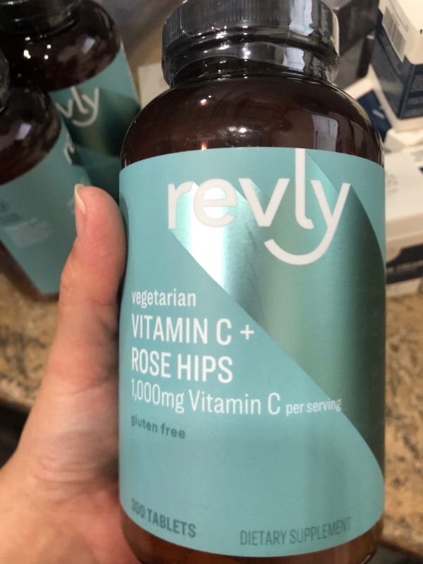 Photo 2 of **EXPIRES JAN2024** Amazon Brand - Revly Vitamin C 1000mg with Rose Hips, Gluten Free, Vegetarian, 300 Tablets
