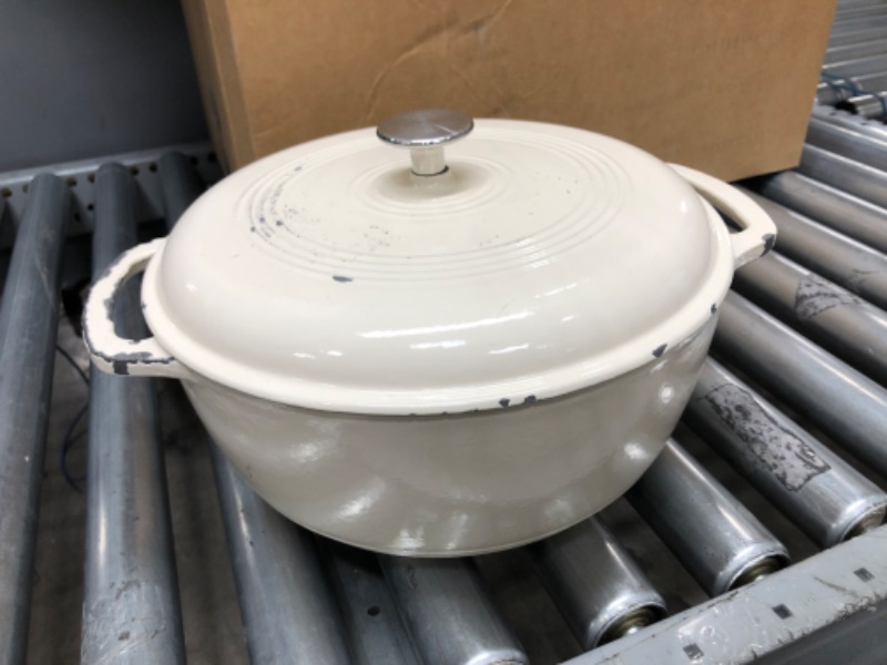 Photo 2 of Amazon Basics Enameled Cast Iron Covered Dutch Oven