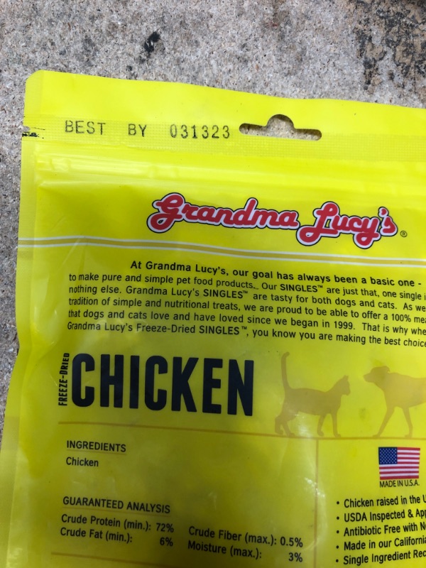 Photo 2 of *** EXP 03/13/2023 *** Grandma Lucy's Freeze-Dried Singles Chicken Dog & Cat Treats, 4-oz Bag
