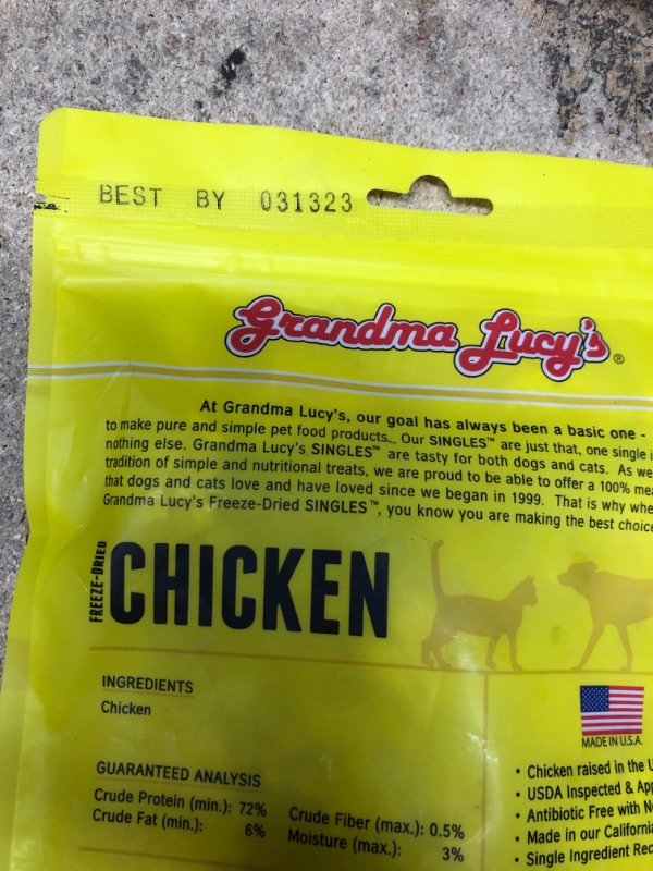Photo 1 of *** EXP 03/13/2023 *** Grandma Lucy's Freeze-Dried Singles Chicken Dog & Cat Treats, 4-oz Bag