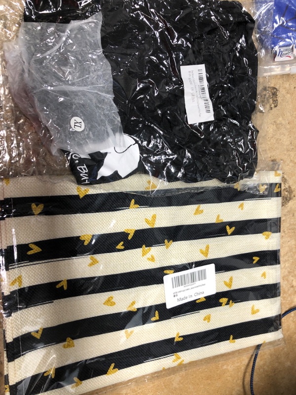 Photo 3 of 2 ITEMS SHIRT TABLE RUNNER BUNDLE