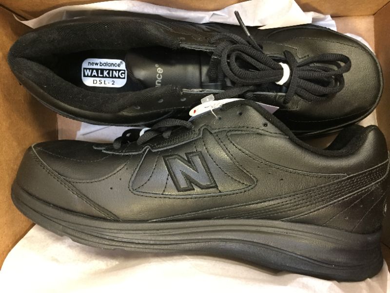 Photo 1 of MENS NEW BALANCE SHOES SIZE 10.5
