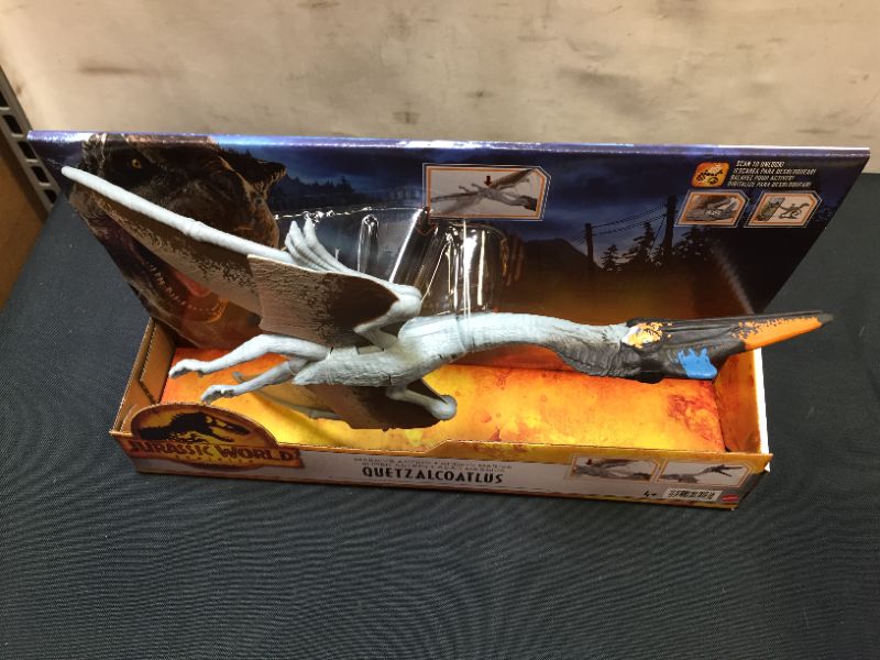 Photo 4 of Jurassic World: Dominion Massive Action Quetzalcoatlus Dinosaur Attack Motion Figure
(2 PCS) AS SHOWN IN PHOTO!