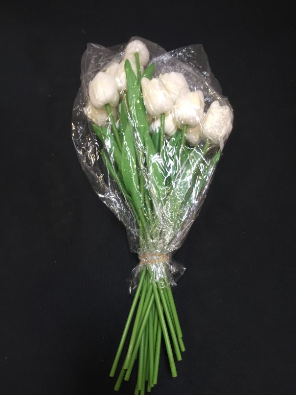 Photo 2 of 
20pcs Artificial Tulips PU Touch Single Stem Fake Flower Bouquet Arrangement for Home Party Wedding Decoration (White)