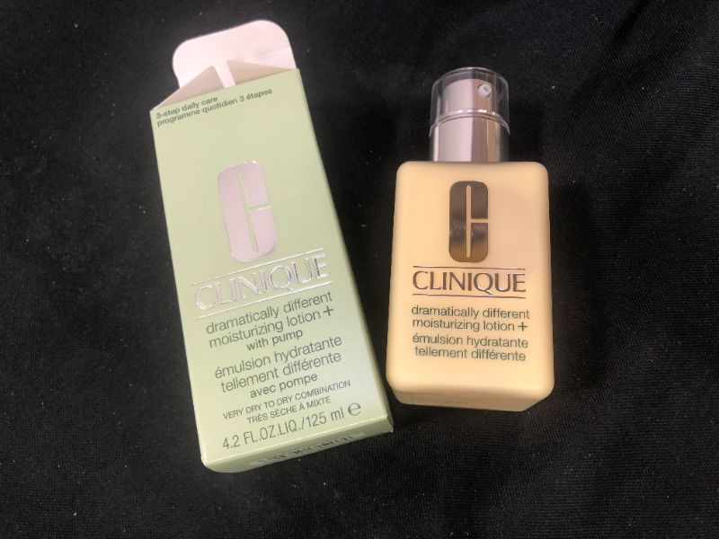 Photo 3 of Clinique Dramatically Different Moisturizing Lotion Plus for Very Dry To Dry Combination Skin By Clinique For Unisex 4.2 Ounce
