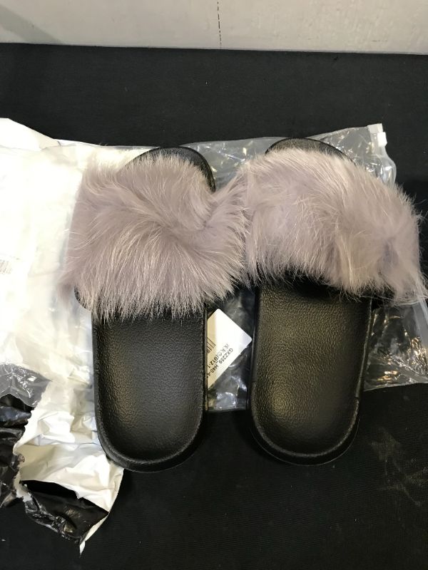 Photo 2 of MANKA VESA WOMEN WINTER SLIPPERS --- SIZE 10