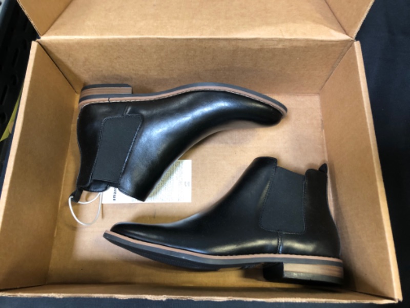 Photo 2 of Amazon Essentials Men's Chelsea Boot  --Size 7.5--