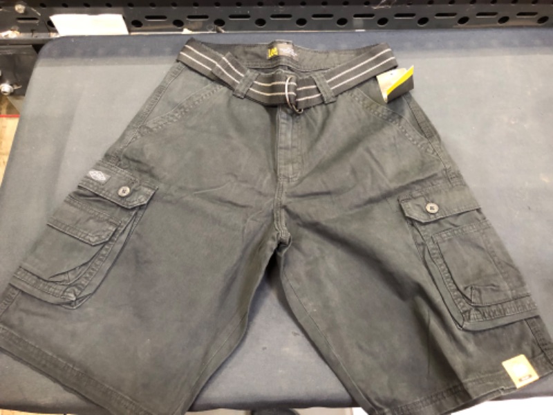 Photo 2 of LEE Men's Dungarees New Belted Wyoming Cargo Short size 30
