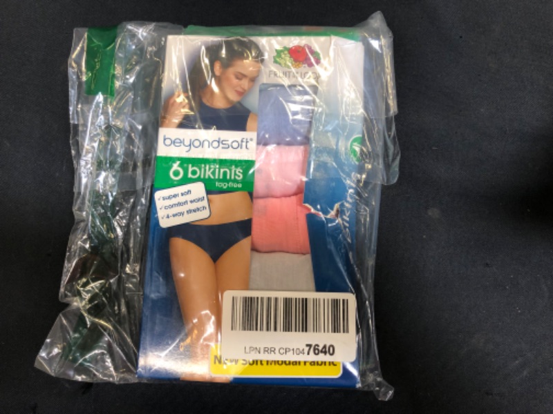 Photo 1 of Fruit of the Loom Women's Beyondsoft Underwear size 6