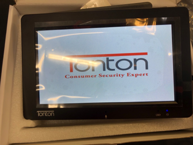 Photo 1 of [2K&2-Way Audio&Floodlight] Tonton Portable LCD Security Camera System Wireless, 7" IPS Touchscreen Monitor with Battery, 4CH NVR and 2PCS 3MP Floodlight Cameras with PIR Sensor,32GB SD Card Included
