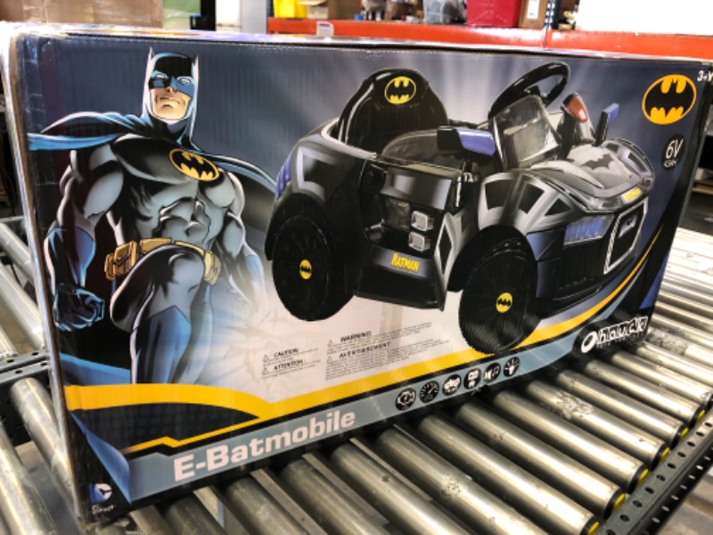 Photo 2 of Hauck E-Batmobile Electric Ride on 6V , Black
