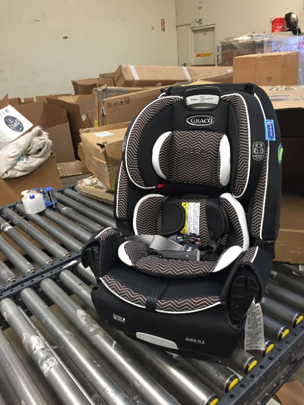 Photo 4 of Graco 4Ever DLX 4 in 1 Car Seat, Infant to Toddler Car Seat, with 10 Years of Use, Zagg--------------SAME CHAIR THE COLOR IS DIFFERENT AND MISSING THE CUP HOLDERS -------USED---------
