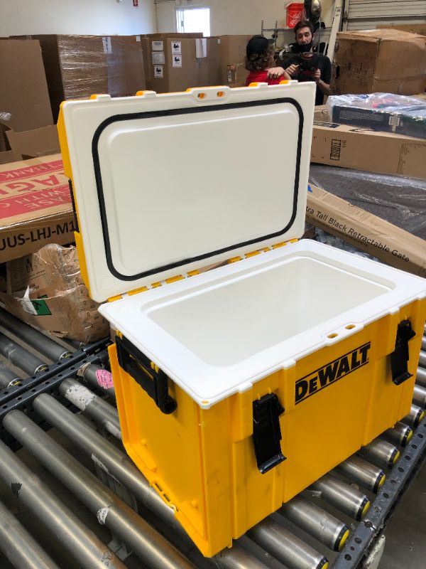 Photo 4 of DEWALT TOUGHSYSTEM Small Cooler, 27-Qt (DWST08404) , Yellow
