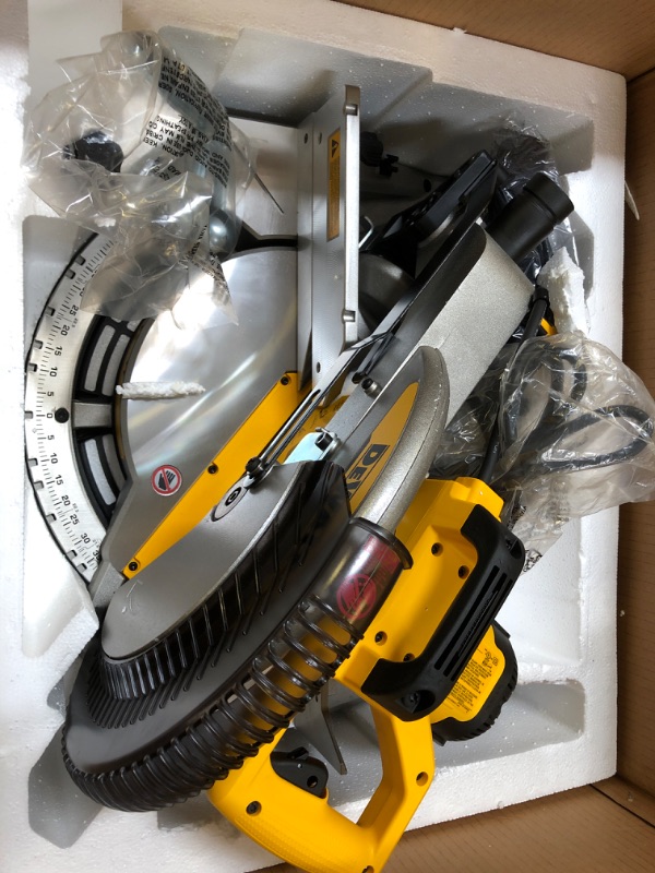 Photo 5 of DEWALT 12-Inch Miter Saw, 15-Amp, Single Bevel, Compound (DWS715)
