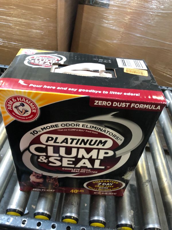 Photo 2 of Arm & Hammer Clump & Seal Platinum Litter, Multi-Cat, 40 Lbs