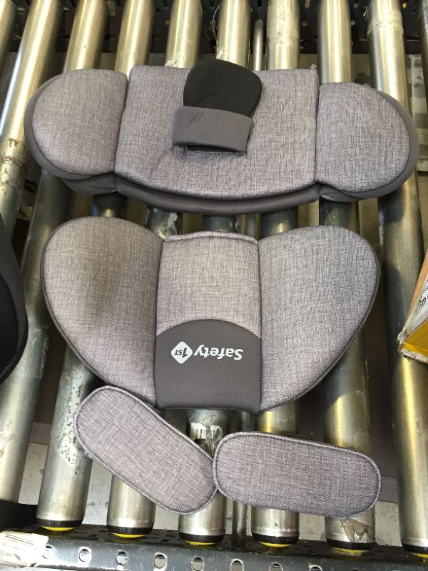 Photo 3 of Safety 1st Grow and Go All-in-1 Convertible Car Seat

