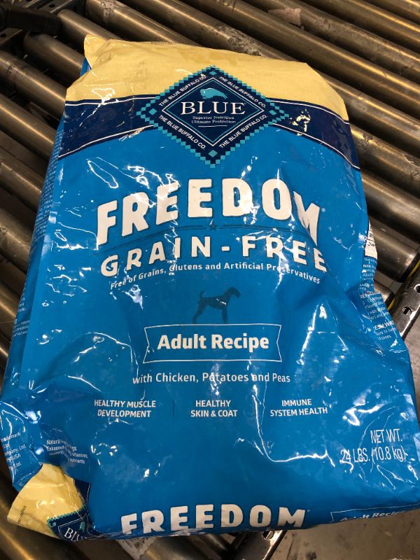 Photo 2 of Blue Buffalo Freedom Chicken Dry Dog Food for Adult Dogs, Grain-Free, 24 lb. Bag BEST BY JUN 15 2022 
