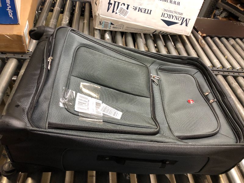 Photo 1 of 29" SWISS GEAR LUGGAGE, EXTERIOR DMG DUE TO NOT BEING PACKAGED 