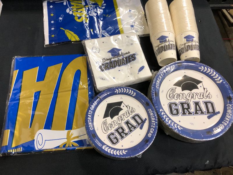 Photo 3 of 203 PCS Graduation Party Decorations, Serves 50 Guests Graduation Plates and Napkins Graduation Party Supplies ,Graduation Banner Graduation Tablecloth,Cups with Gift Box,Graduation Napkins Plates
(DAMAGES TO BOX, ON BOX IT SHOWS THAT ITS CLASS OF 2021)