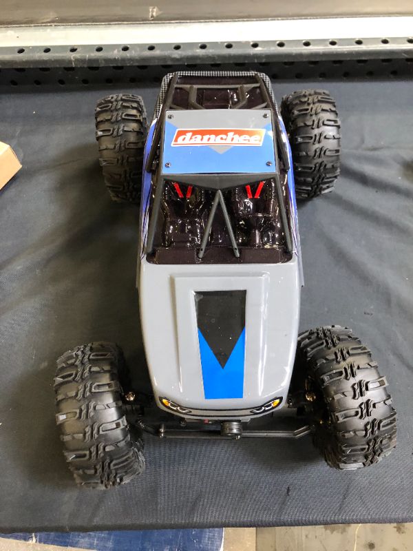 Photo 4 of DANCHEE RidgeRock - 4WD Electric Rock Crawler - 1/10 Scale - RTR , Blue
