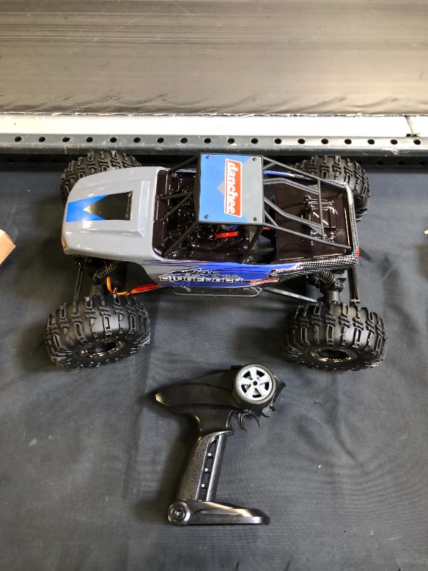 Photo 3 of DANCHEE RidgeRock - 4WD Electric Rock Crawler - 1/10 Scale - RTR , Blue
