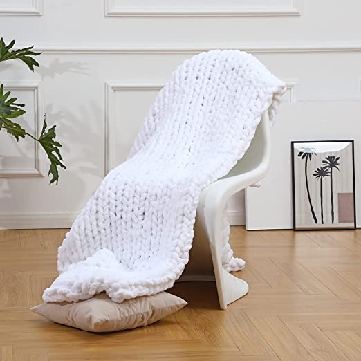 Photo 1 of Comtest Chunky Knit Blanket Handmade Soft Throw Blanket Cozy and Warm Cable Knit Blanket for Sofa ?Home Decor, White 40''x40''?Single Sofa?(DAMAGE ON PACKING, DIRT ON BLANKET DUE TO OPEN EXPOSURE)
