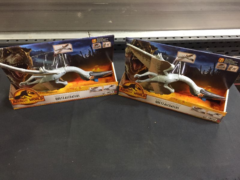 Photo 3 of ?Jurassic World Dominion Massive Action Quetzalcoatlus Dinosaur Action Figure with Attack Movement, Toy Gift with Physical and Digital Play
2 PACK