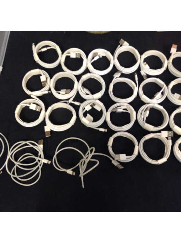 Photo 1 of 24 PC APPLE CHARGERS 