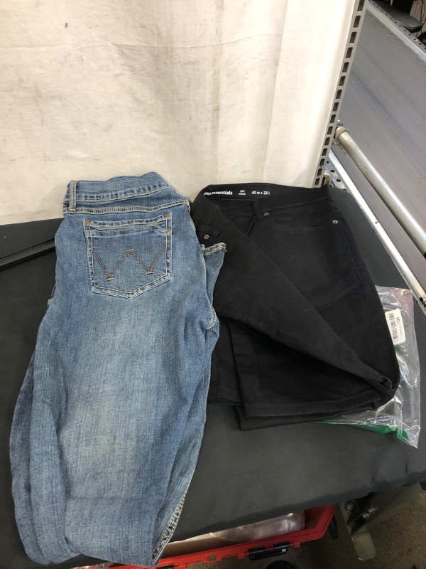 Photo 1 of 2PC LOT, MENS JEANS SIZE 40X28, 33X36