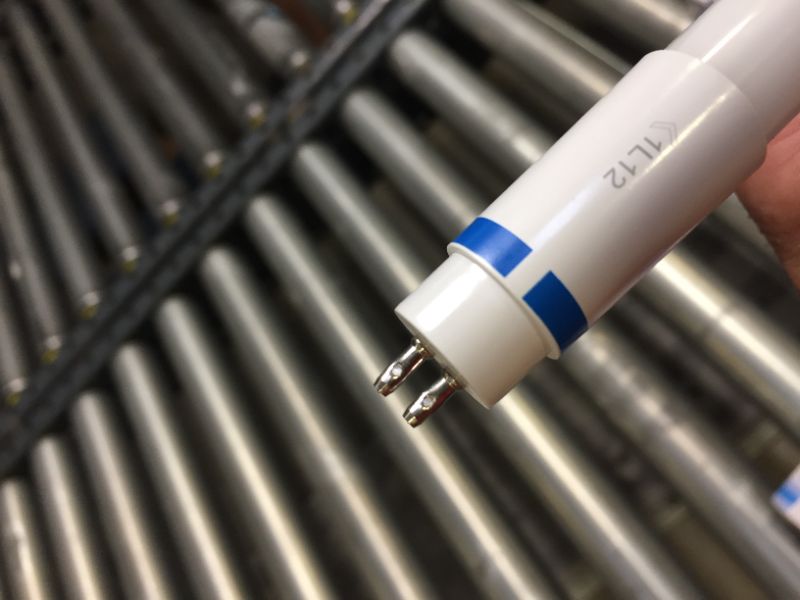Photo 1 of Philips 54W Equivalent 46 in. High Output Linear T5 InstantFit Daylight LED Tube-----unable to test possibly broken 
