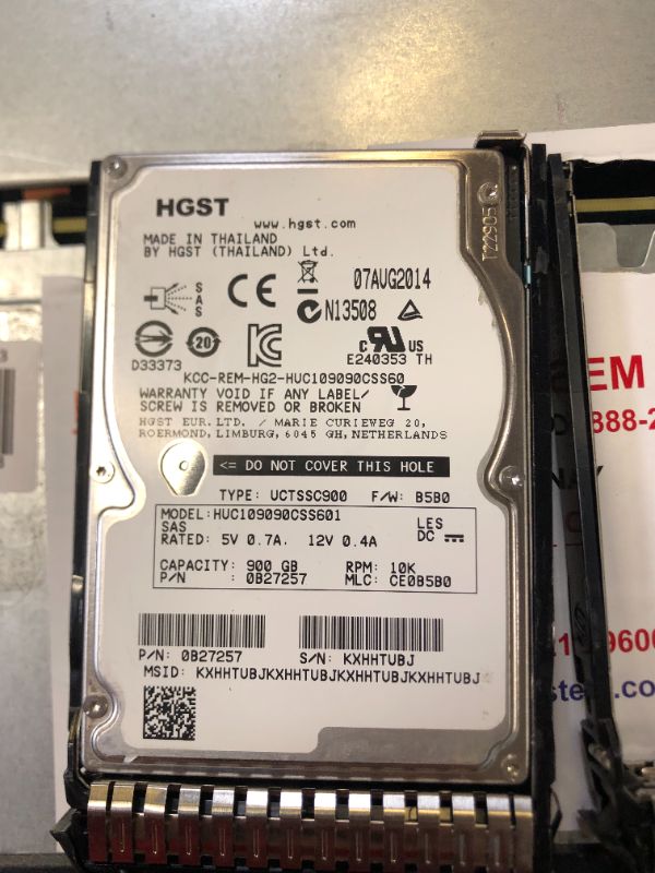 Photo 1 of HP DL360p Gen8 8SFF CTO Chassis Server 654081-B21 

