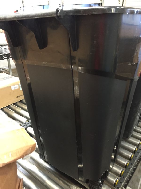 Photo 1 of 32 Gallon wheeled trash can Set of 2