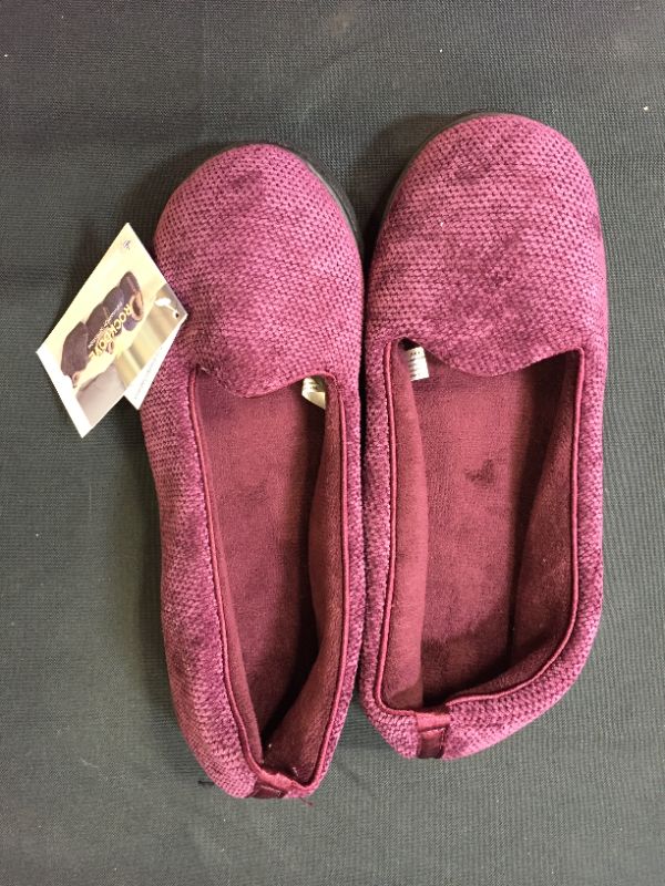 Photo 2 of RockDove Women's Chenille Lightweight Closed Back Slipper SIZE 10