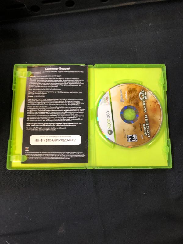 Photo 2 of Call of Duty: Modern Warfare 2 Platinum Hits Xbox 360 - Xbox 360 - USED 
