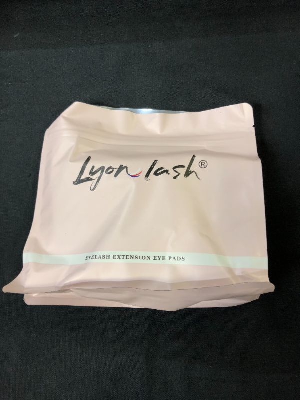 Photo 2 of 100 Pairs Eyelash Extension Under Eye Gel Pads by Lyon Lash - Lint Free with Aloe Vera Hydrogel Eye Patches, Premium Eyelash Extension Supplies & Beauty Tools, Fit Most Eye Shape, Stick Well
