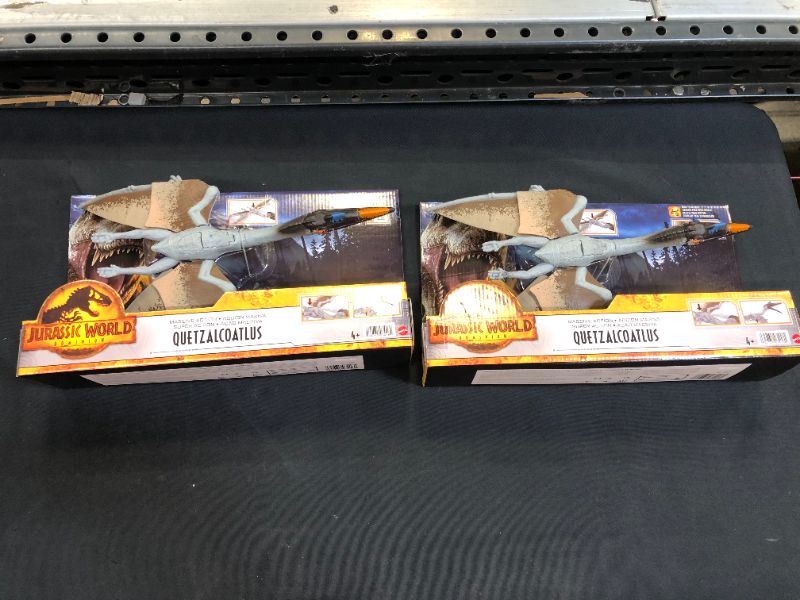 Photo 1 of Jurassic World: Dominion Massive Action Quetzalcoatlus Dinosaur Attack Motion Figure 2 pack 
