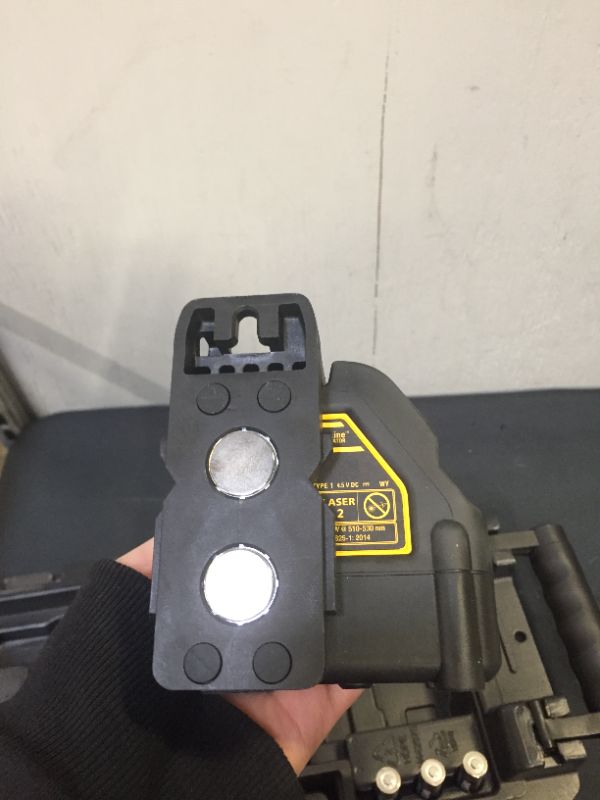 Photo 1 of 165 ft. Green Self-Leveling Cross Line Laser Level with (3) AAA Batteries & Case
