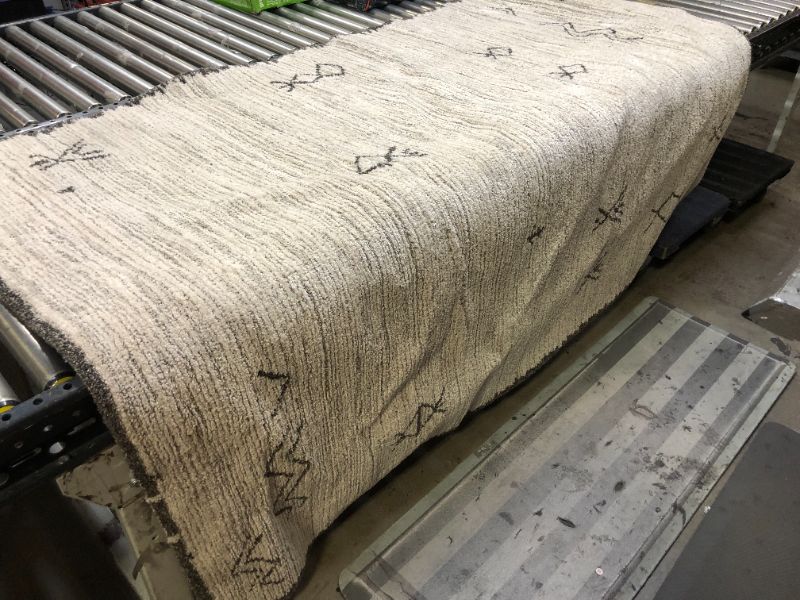 Photo 1 of 60"x80" RECTANGLE RUG